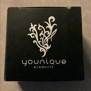 Younique Pressed Powder and Mineral Concealer NIB